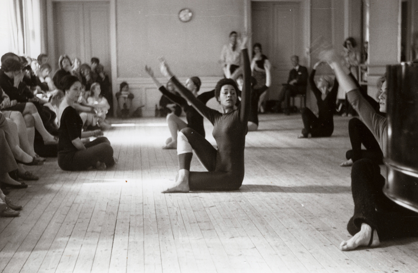 Lektion i grahamteknink med Patricia Christopher, årskurs 1968-1971, Koreografiska institutet Blasieholmen, DOCH K1-24, Skänkt av Monica Nilsson numera Bonfiglioli, student.jpg