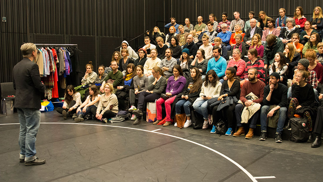 Teater-1_clown_Foto-Bengt-Söderström_1100x620.jpg